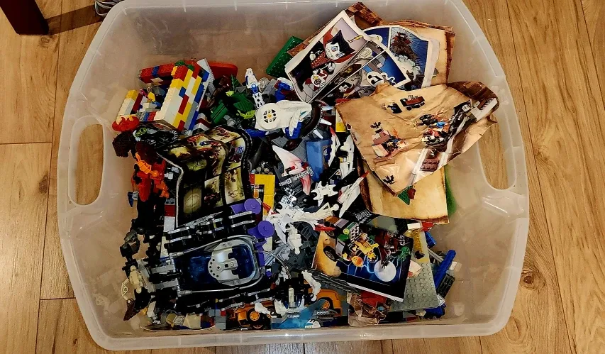 Lego Bonanza 76 litre Bin with bionicles 1970s to early 2000s image indicator(2)