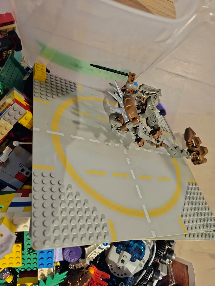 Lego Bonanza 76 litre Bin with bionicles 1970s to early 2000s image indicator(6)