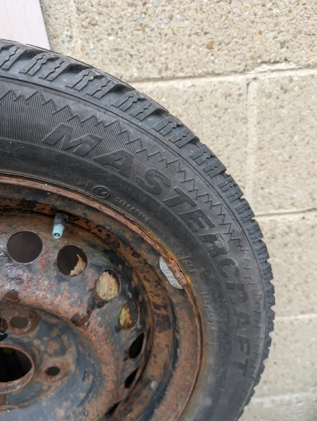 Mastercraft Glacier Grip 185/65R14 Tires image indicator(7)