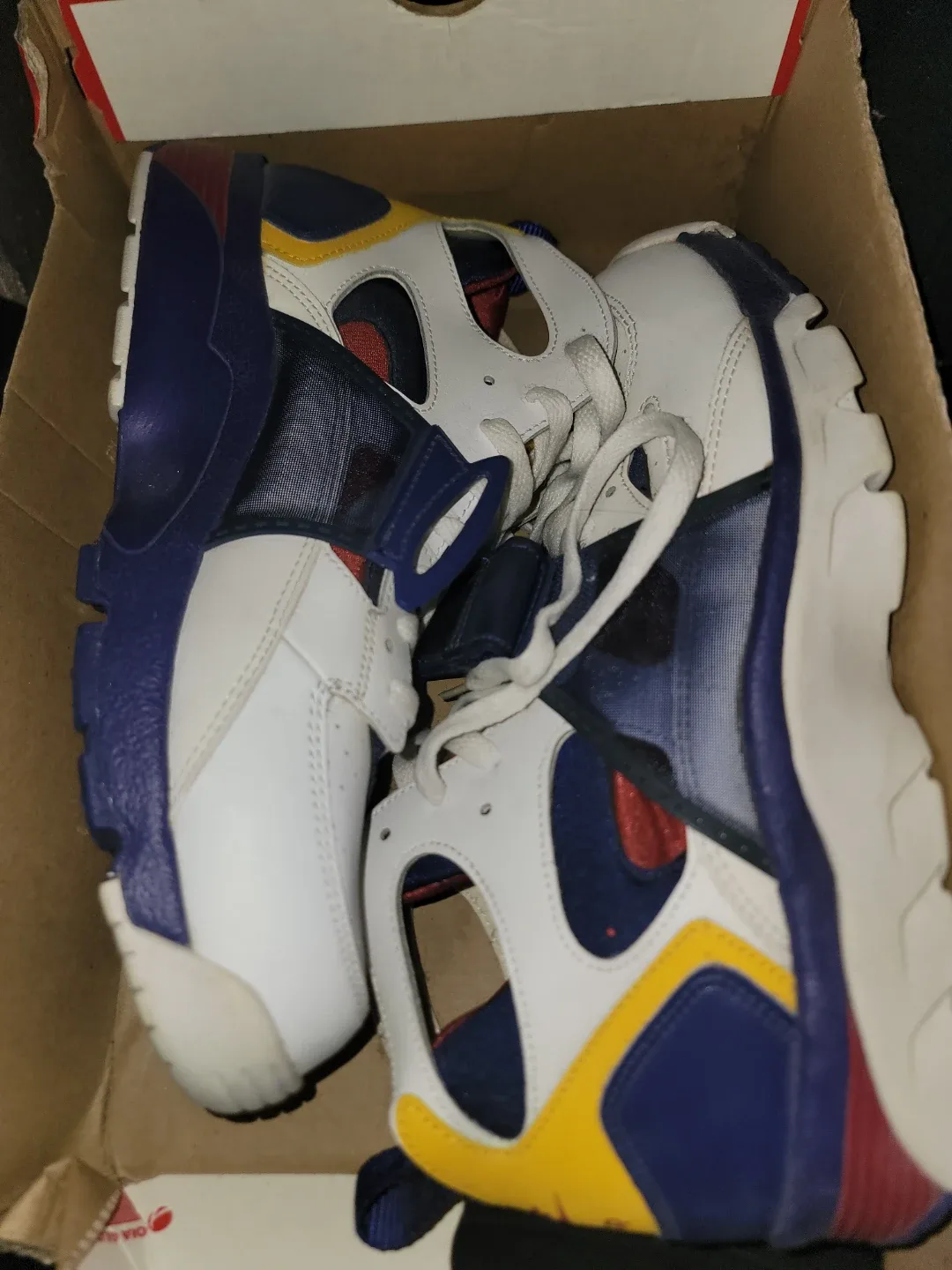 Nike Air Trainer Huarache Size 10.5 image indicator(4)