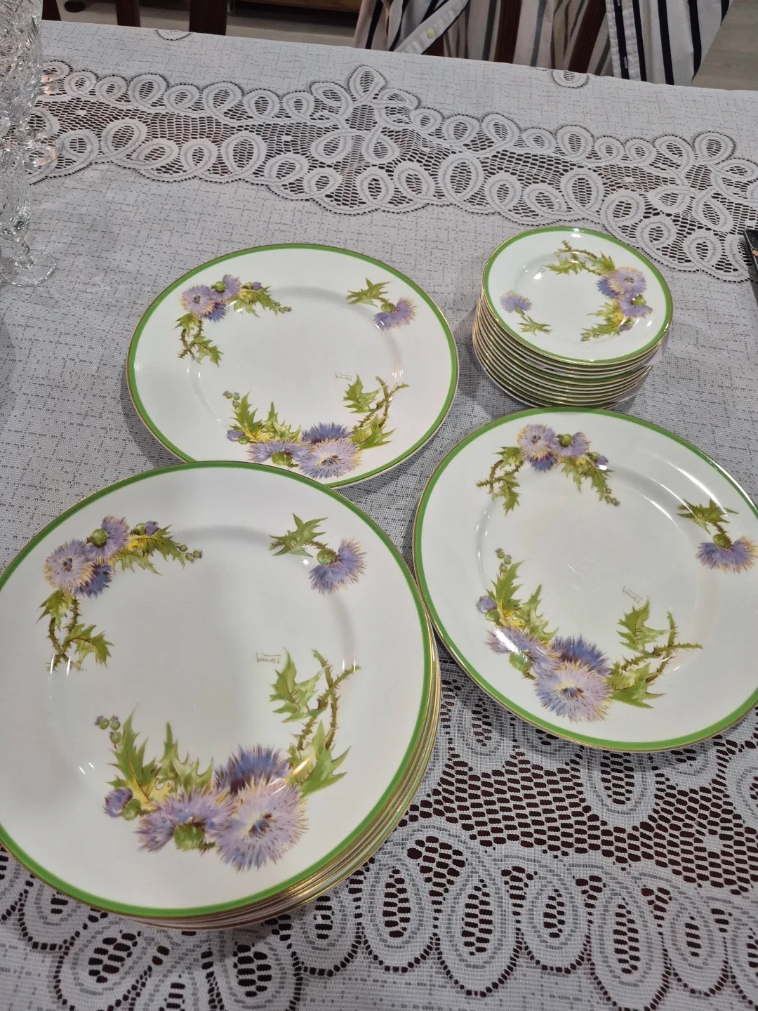 Royal Doulton 'Glamis Thistle' Bone China PlateSet image indicator(5)