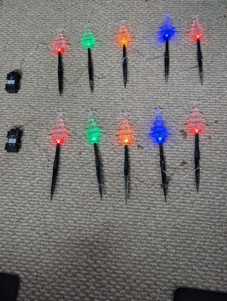 Christmas Tree Lawn Lights - Set of 10 CASH ONLY AS IS image indicator(2)