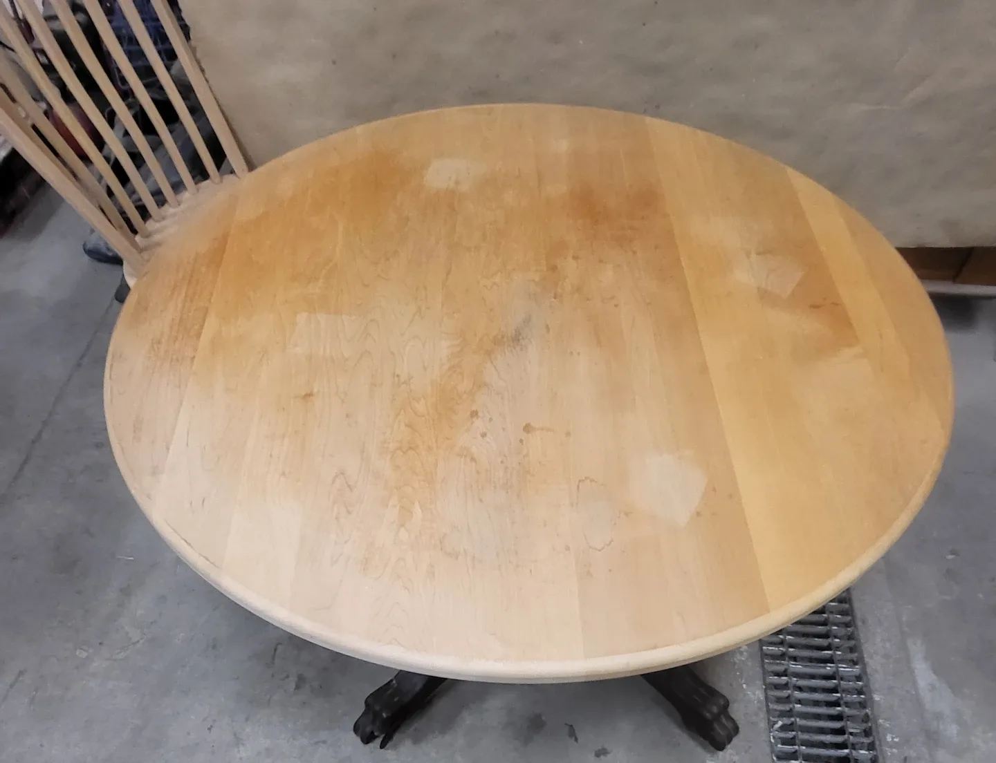 Round wooden table image indicator(2)