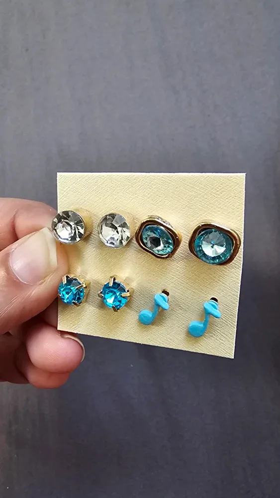 Stud Earrings Set image indicator(2)