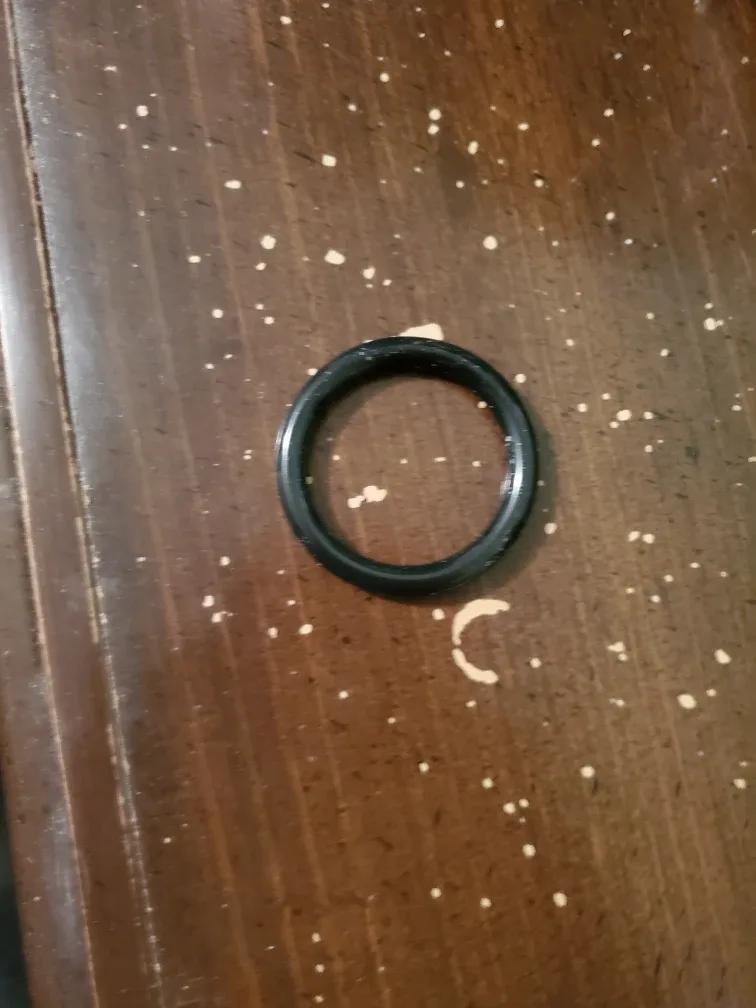 BLACK PLASTIC RINGS