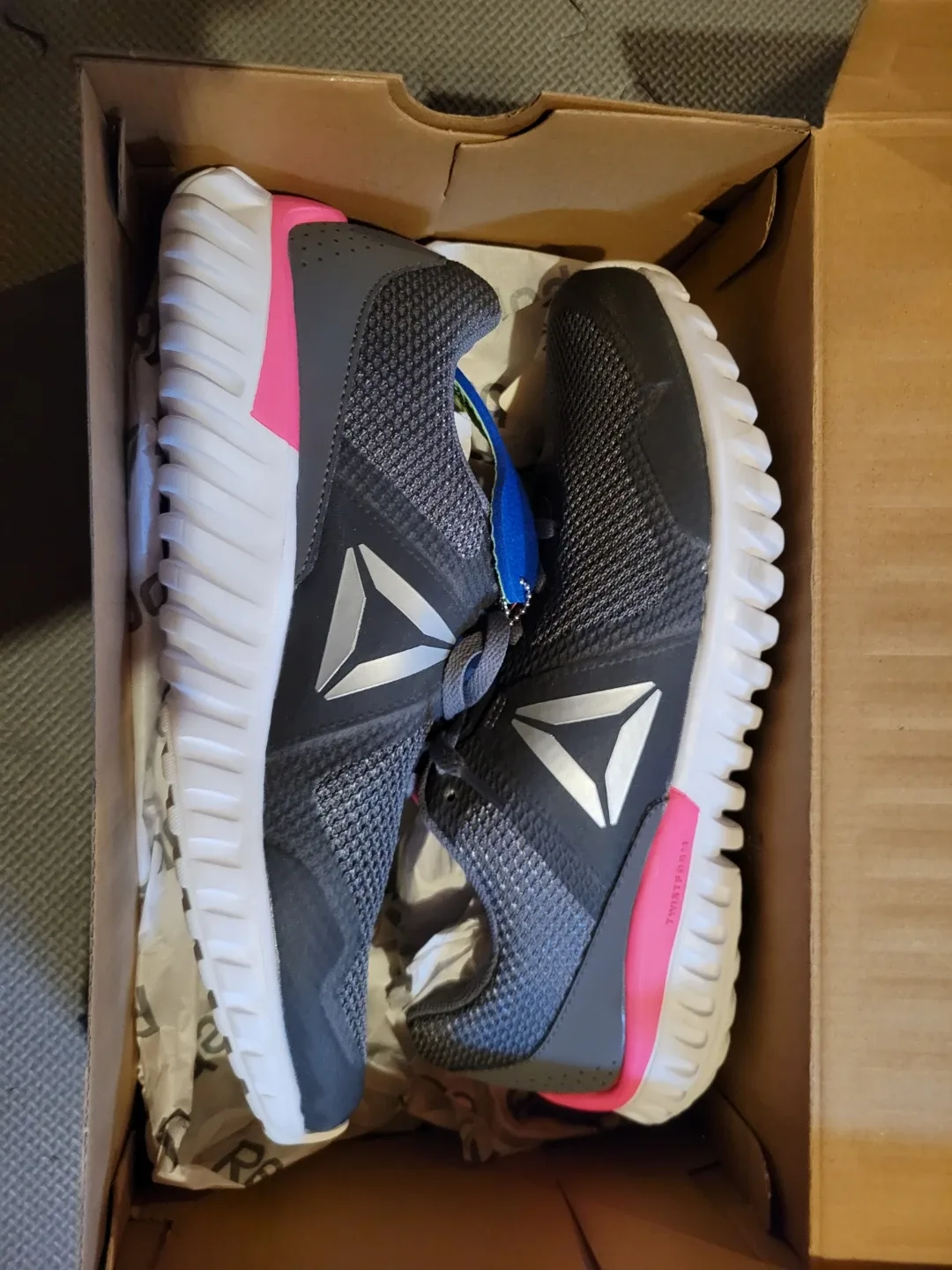 Reebok Women's Running Shoes, Size 8.5, Grey/Pink image indicator(2)