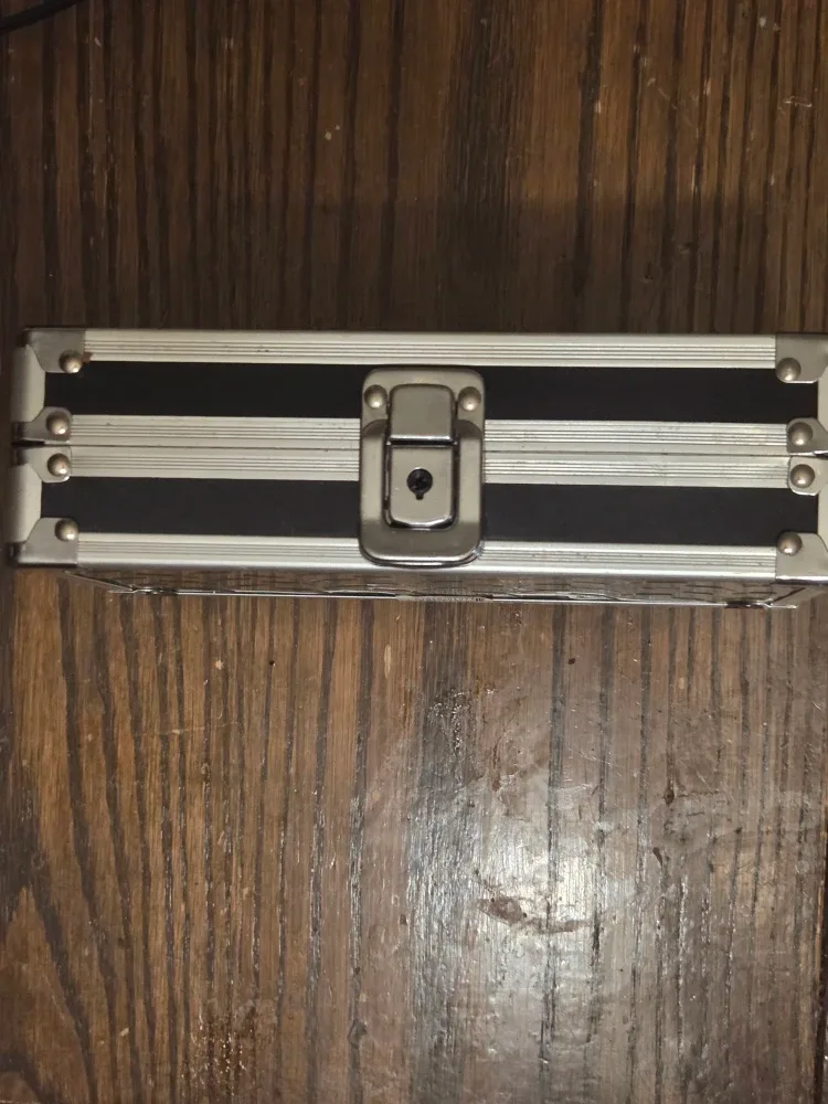 Vaultz Locking Storage Box image indicator(2)