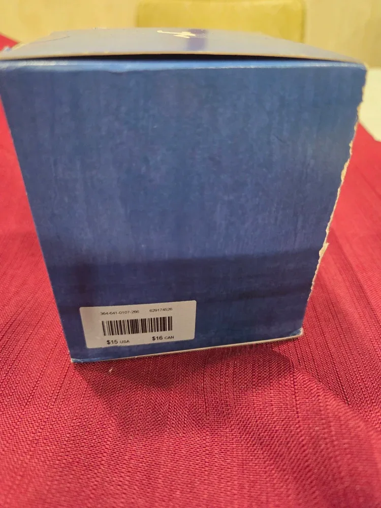 Hollister Jake Candle - 6 oz image indicator(2)