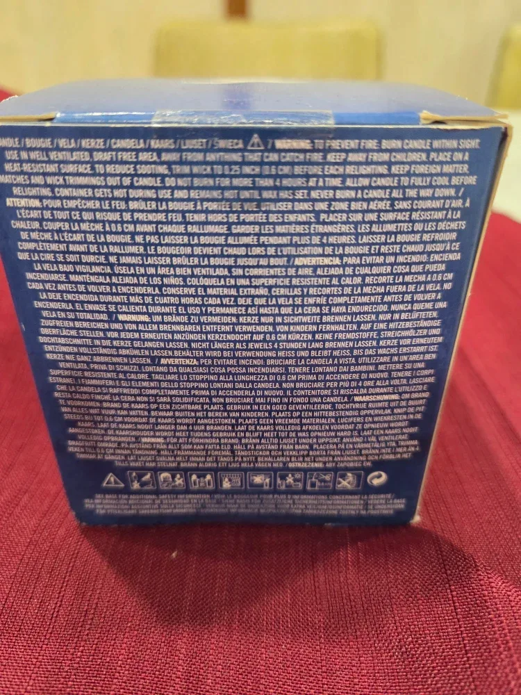 Hollister Jake Candle - 6 oz image indicator(3)