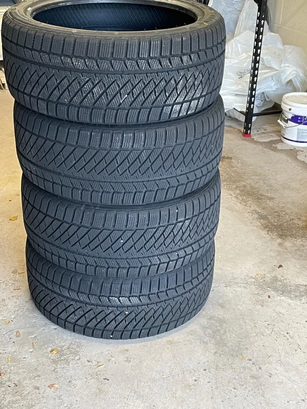 Haida Winter Tires 235/40R19 image indicator(2)