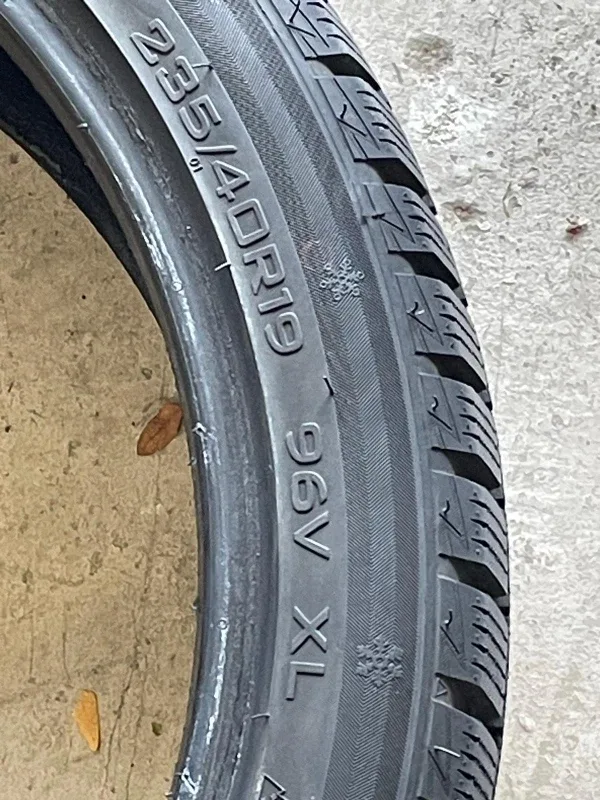 Haida Winter Tires 235/40R19 image indicator(4)