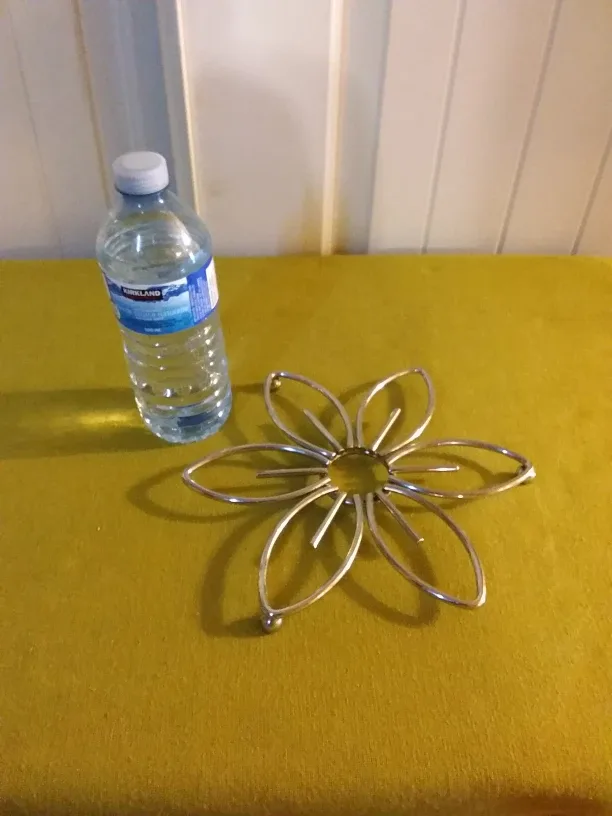 Flower-shaped Metal Trivet