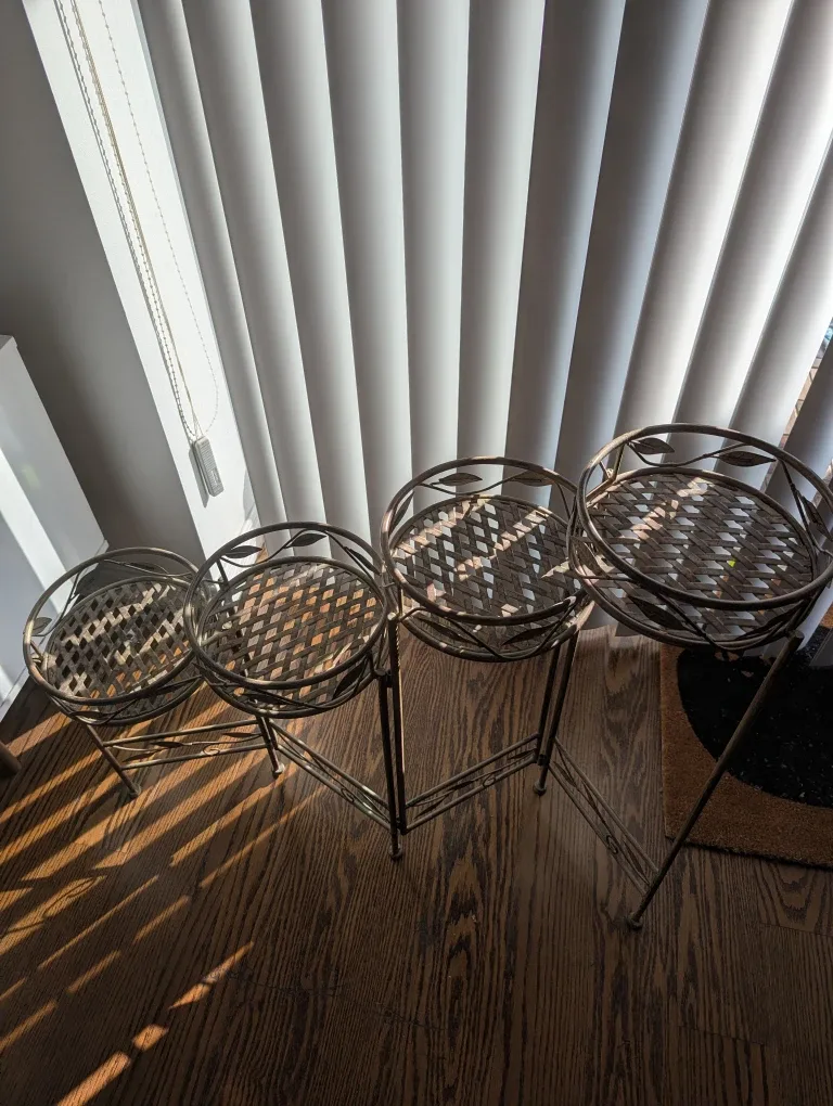 Metal Plant Stand with 4 Tiered Shelves image indicator(4)