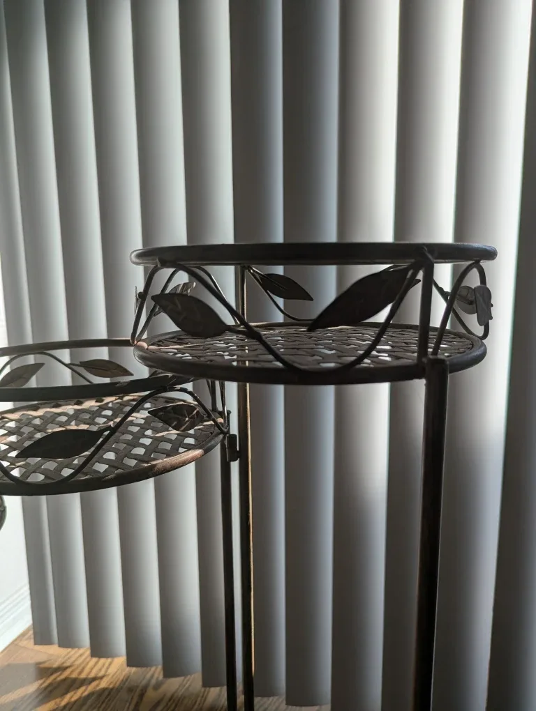Metal Plant Stand with 4 Tiered Shelves image indicator(5)