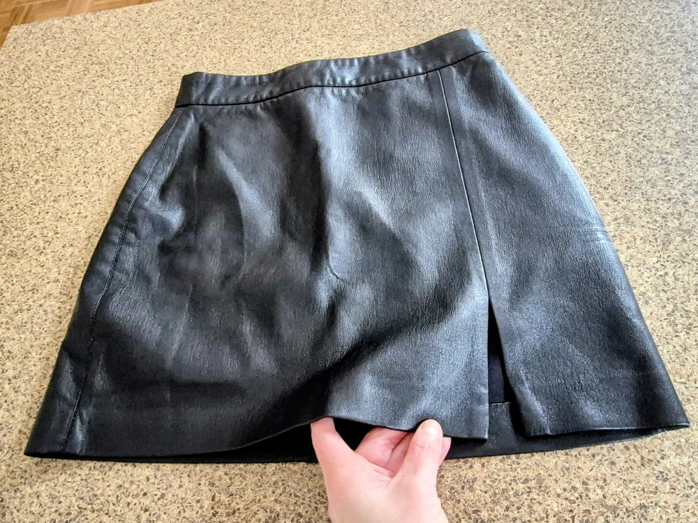 Aritzia Black Leather Mini Skirt - photo 3