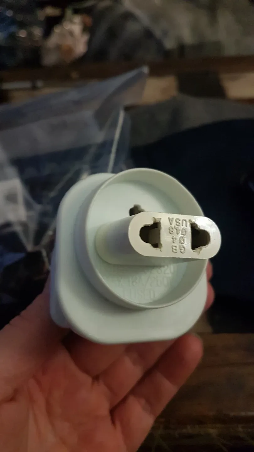 Travel Adapter Plug image indicator(5)