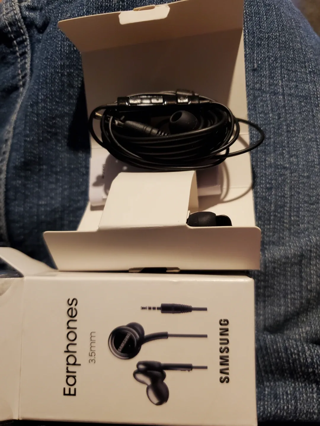 New Samsung 3.5mm Earphones image indicator(6)