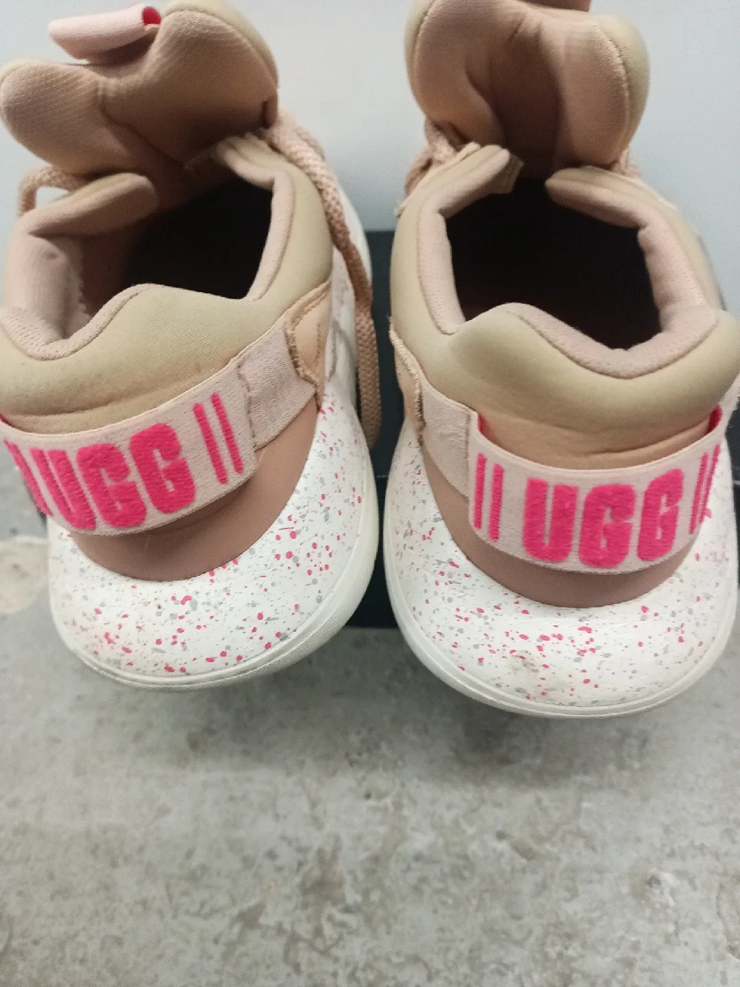 UGG Women's Zilo Sand Sneakers image indicator(3)