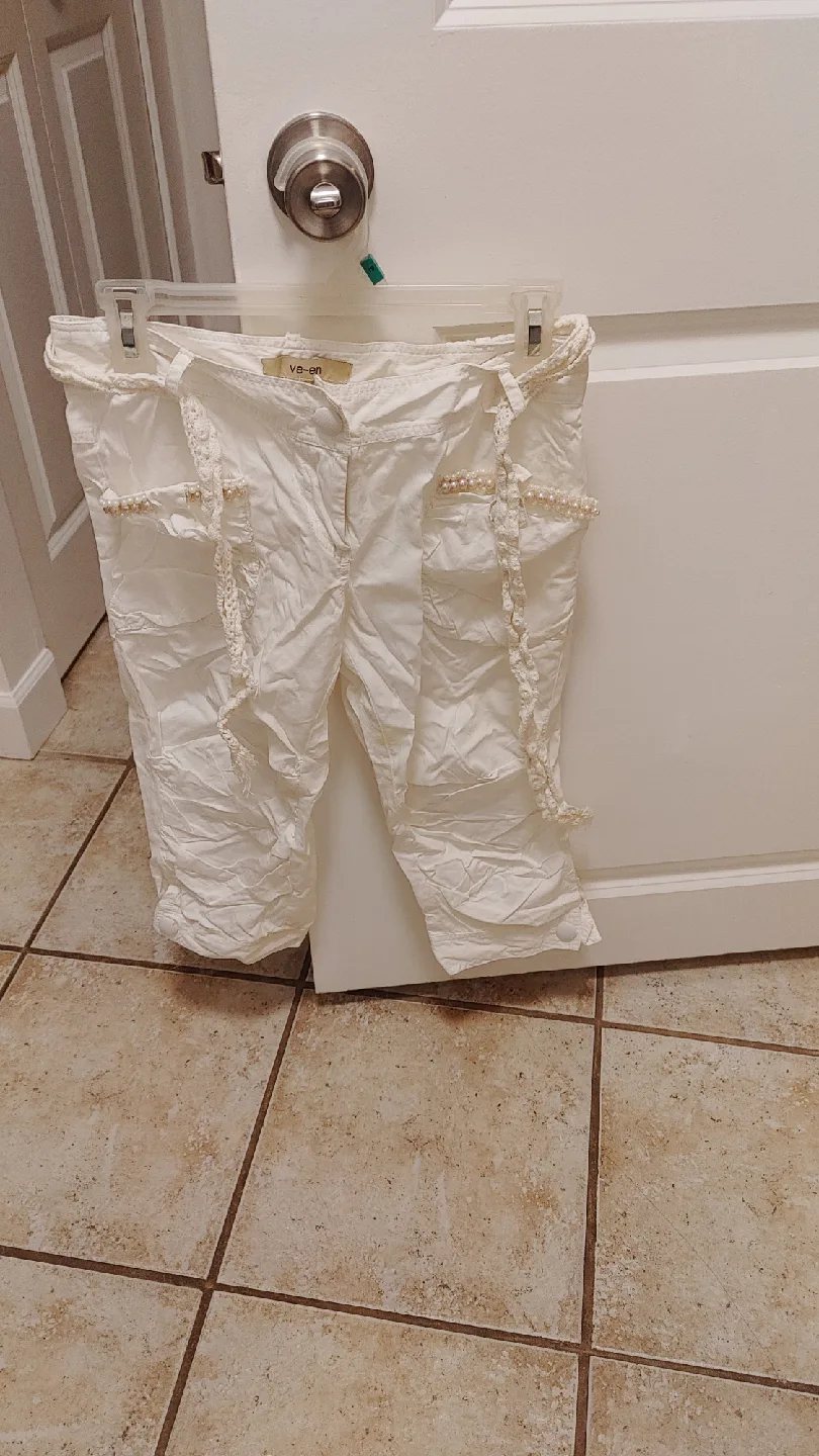 White Capri Pants - Size S thumbnail
