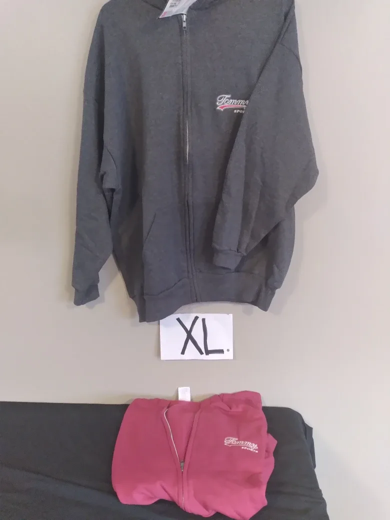 Clothing- women's Xl image indicator(3)