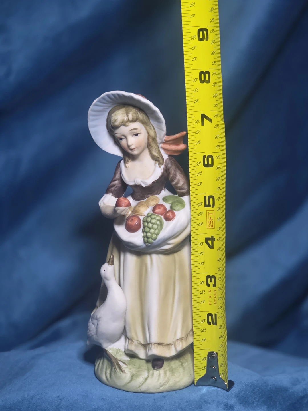 Vintage Porcelain Figurine Girl with Goose - photo 5