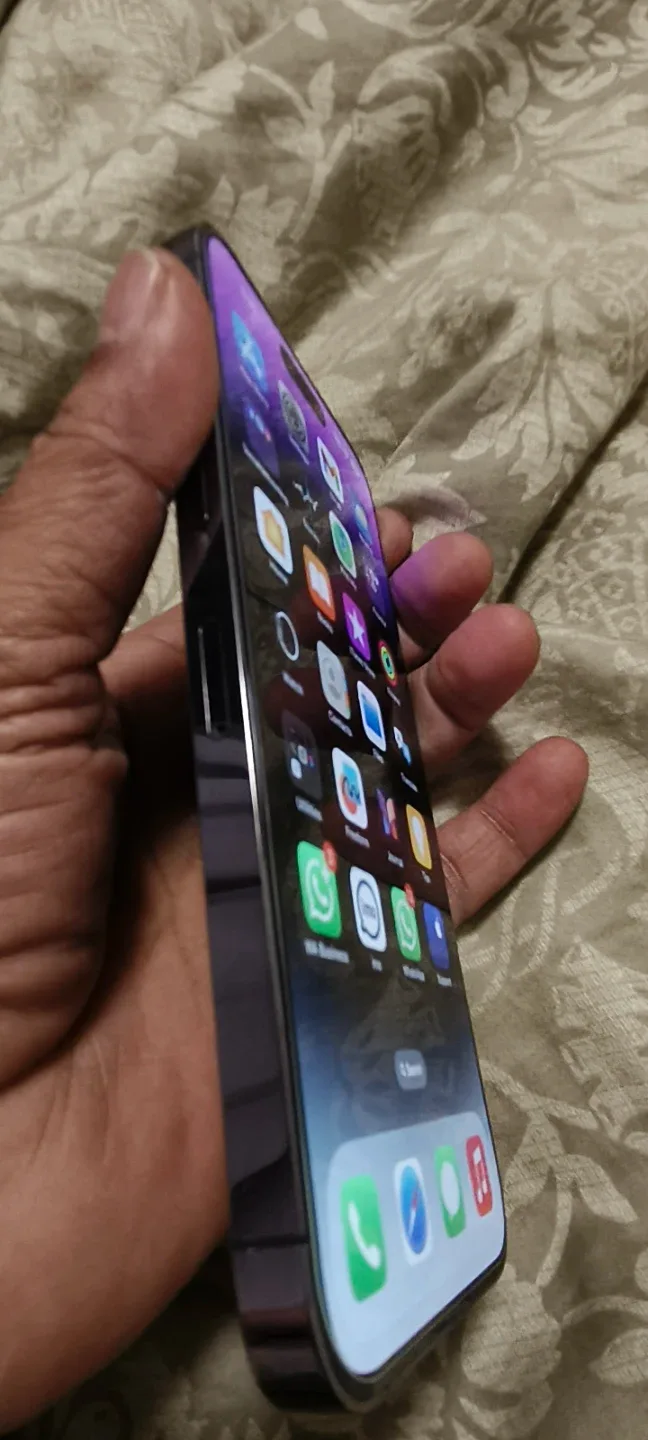 Apple iPhone 14 Pro max image indicator(3)