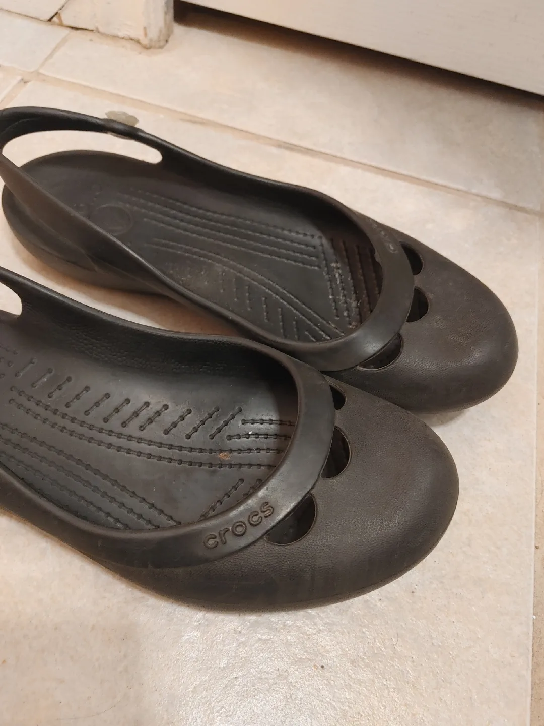 Crocs Women's Size 7 Black Flats image indicator(3)