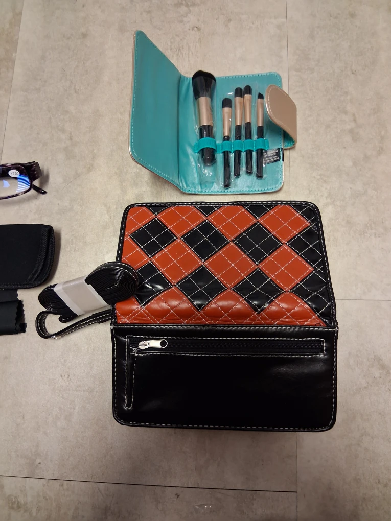 Makeup Brush Set, Glasses and Wallet - photo 2