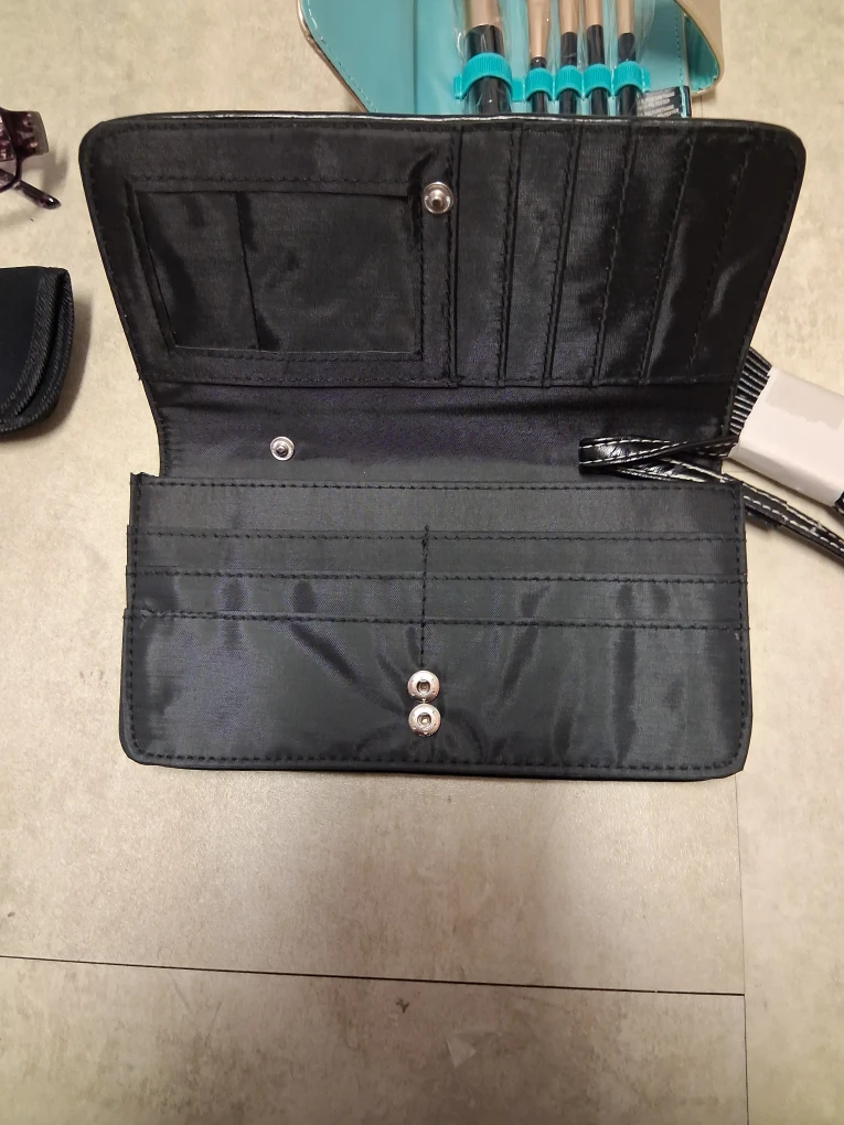 Makeup Brush Set, Glasses and Wallet - photo 3