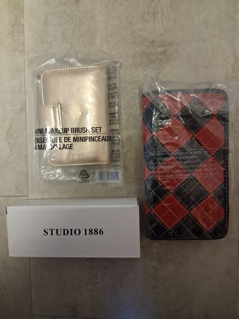 Makeup Brush Set, Glasses and Wallet - photo 4