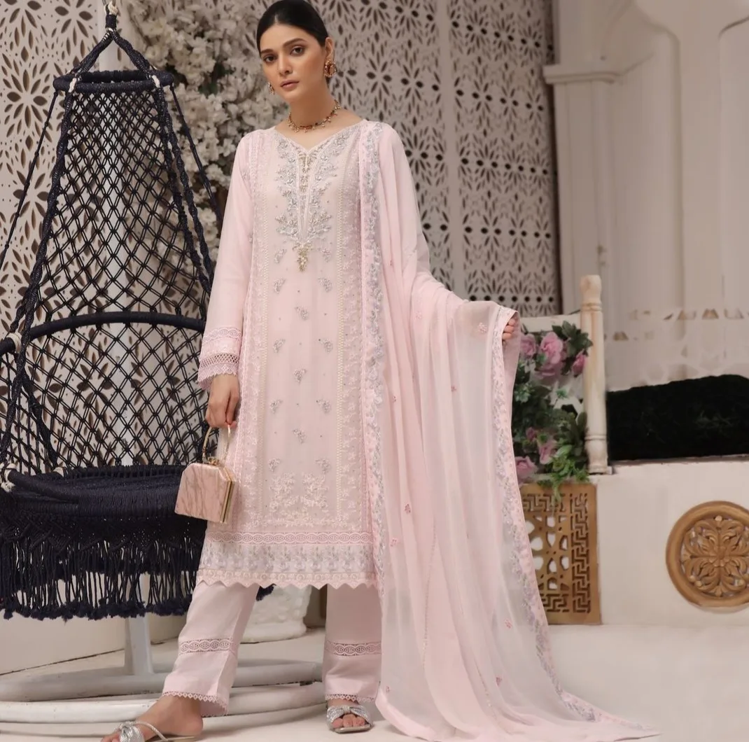 Elegant Embroidered Pink 3 Pieces Chiffon Suite🕊️