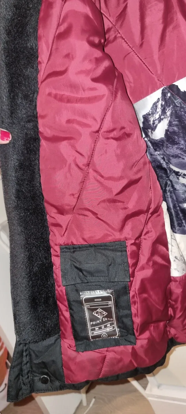 Point Zero Black Winter Jacket - size 9-10 years image indicator(3)