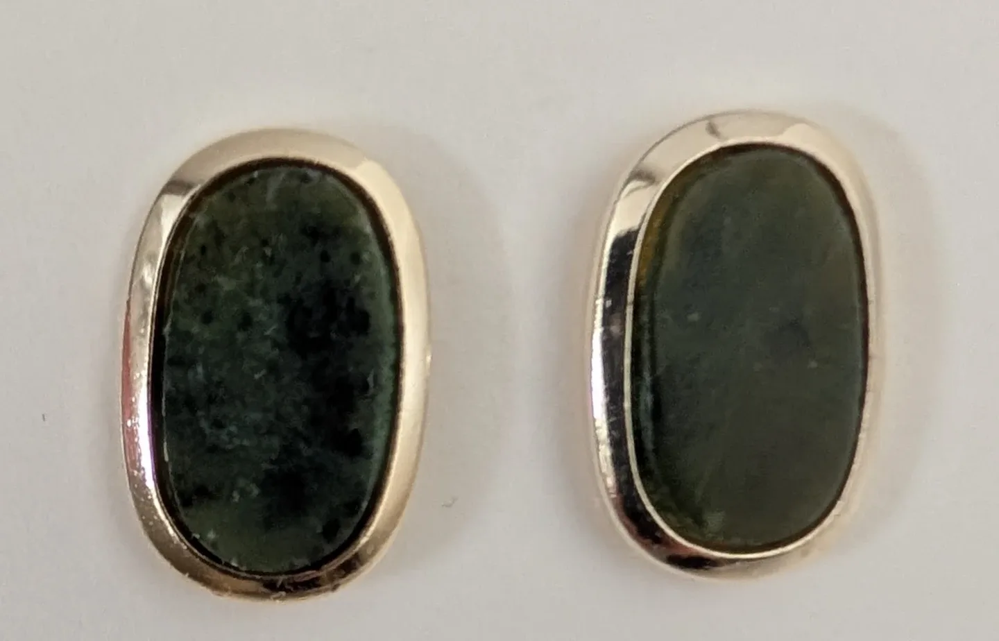 Earrings with Jade stone