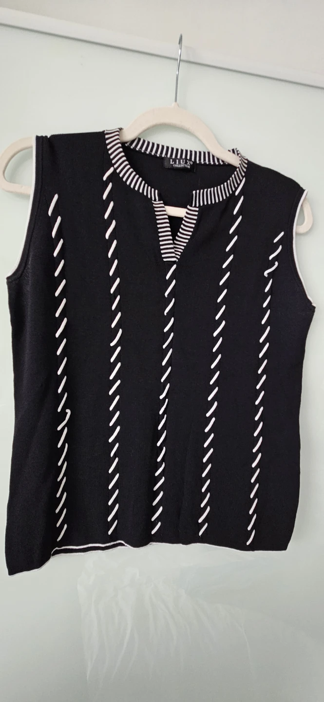 LIUX Black & White Sleeveless Sweater Top, Size Medium - photo 5