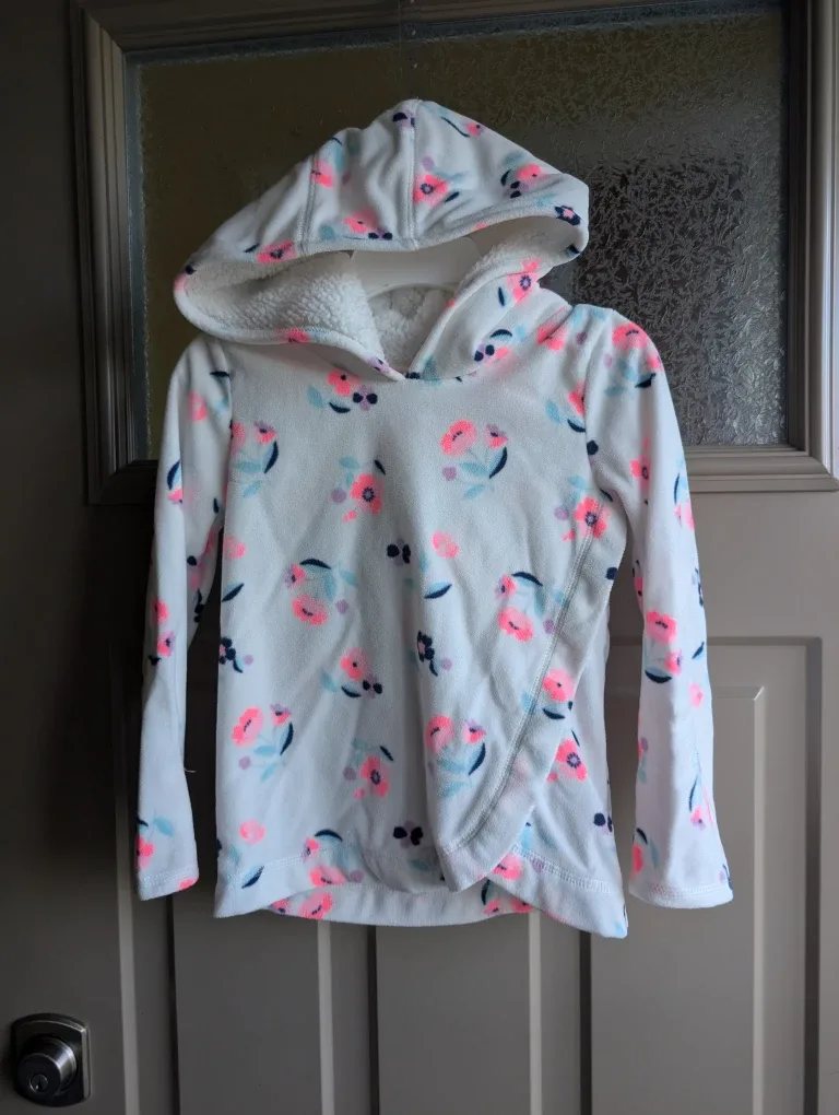 Girls sz 6 sweaters $5 each image indicator(6)