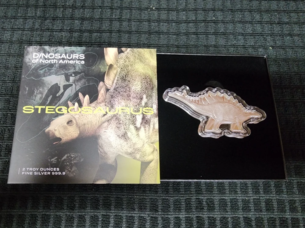 Dinosaurs of North America: Stegosaurus 2oz Fine Silver - photo 2