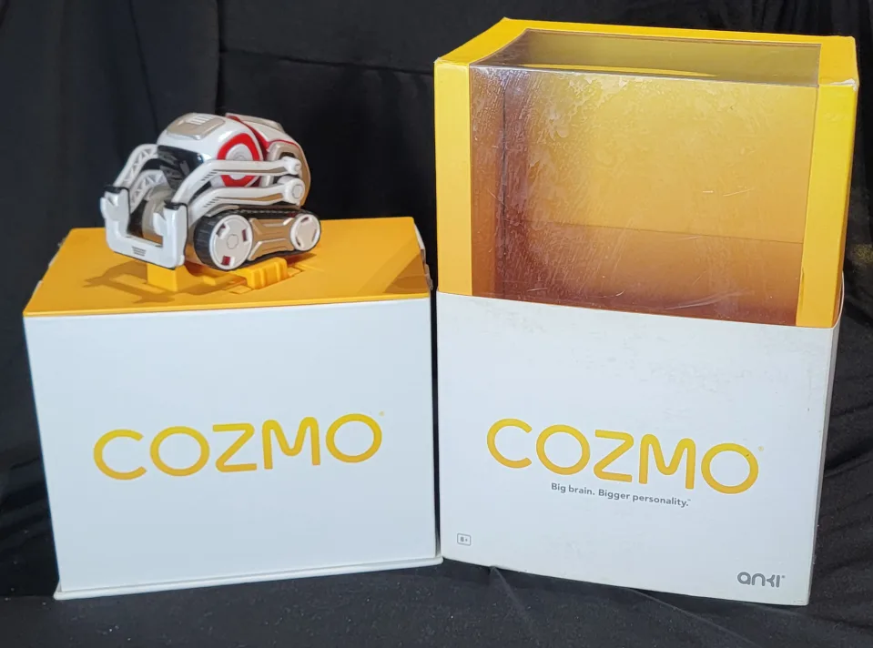 Anki Cozmo Robot Toy with Box & Accessories image indicator(3)