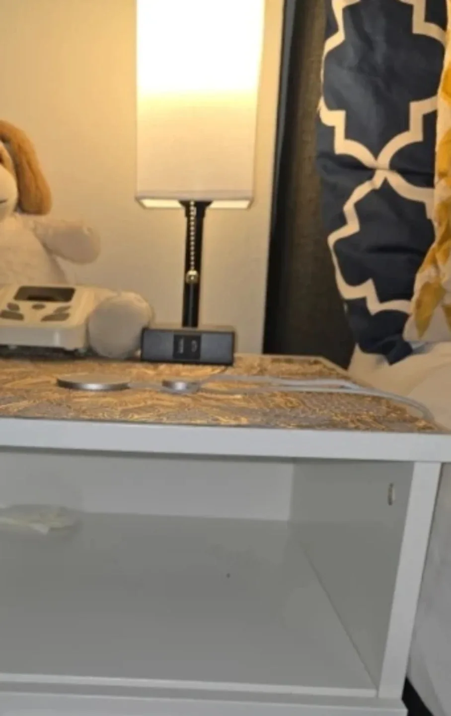 2 Bedside Table Lamps with USB Charging image indicator(2)