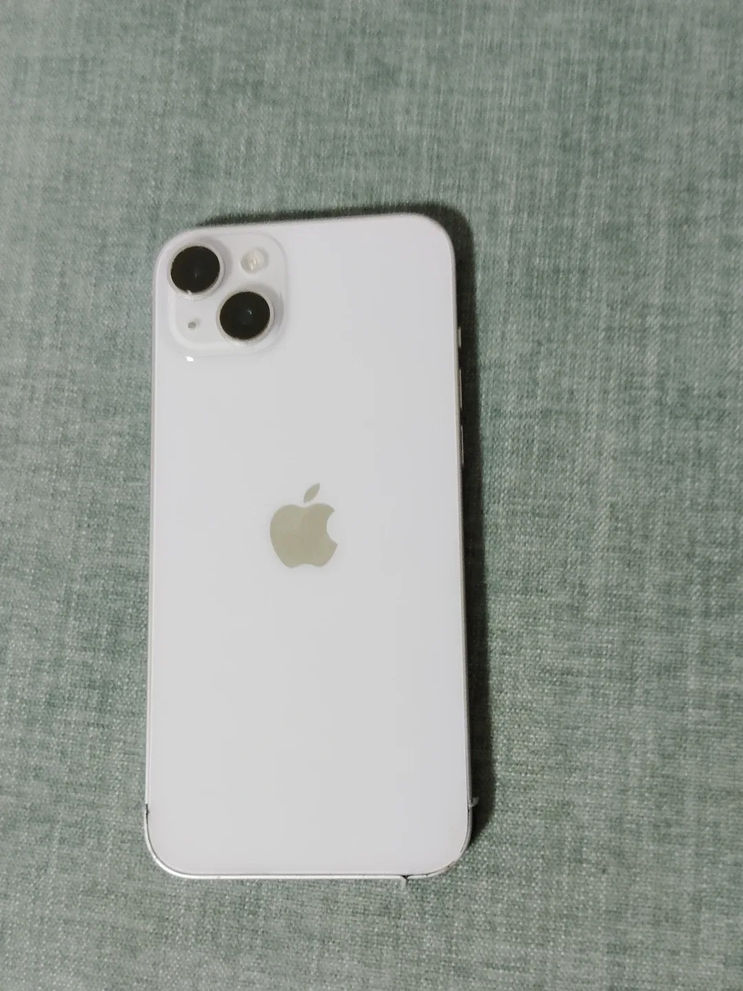 Apple iPhone 13 - White thumbnail