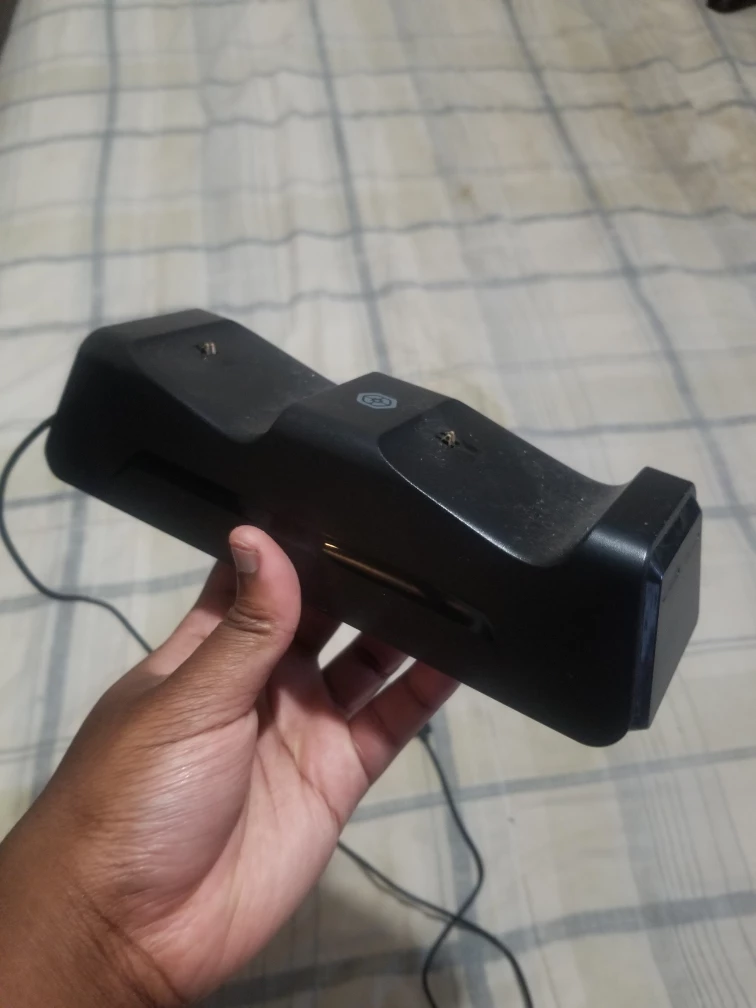 Razer PS4 Controller Charging Stand - photo 3