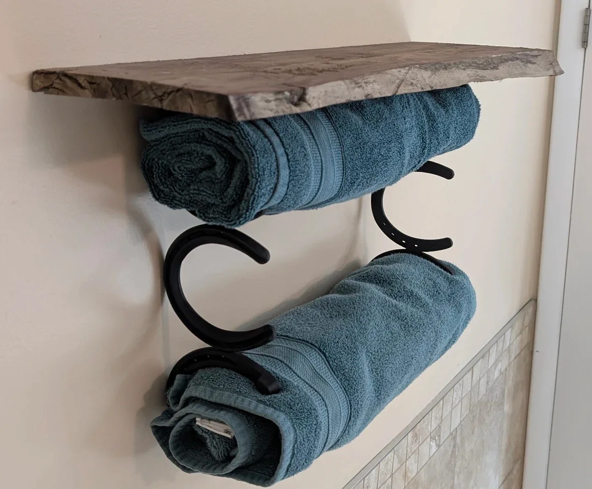 Rustic Wood & Horseshoe Towel Rack