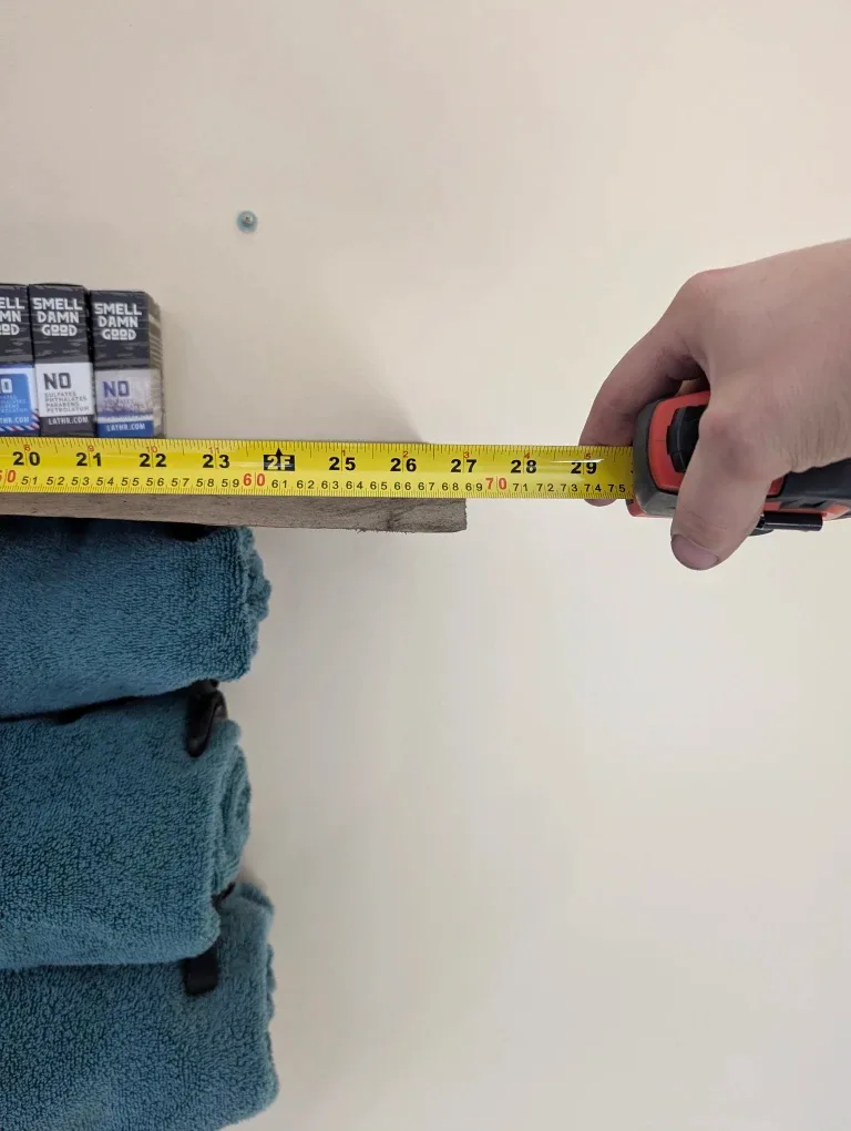 Rustic Wood & Horseshoe Towel Rack image indicator(5)