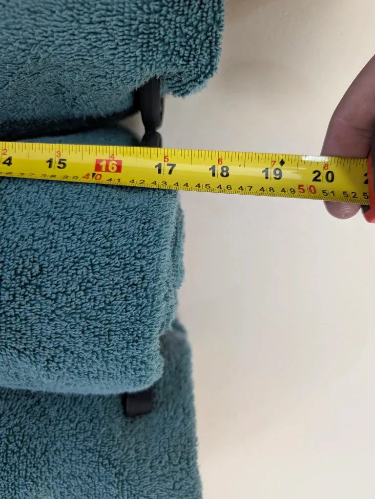 Rustic Wood & Horseshoe Towel Rack image indicator(6)