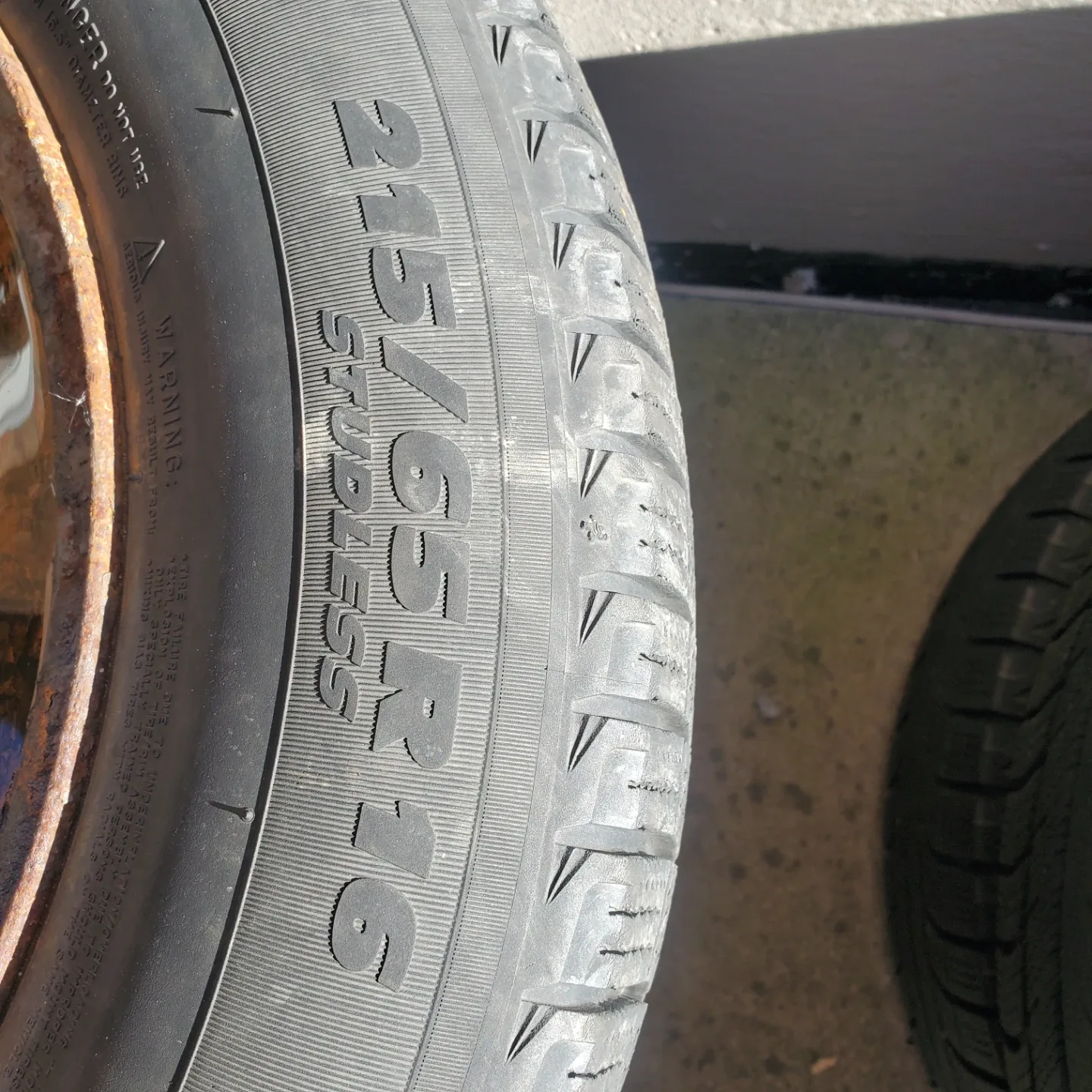 Set of Winter Tires 215/65R16 image indicator(2)