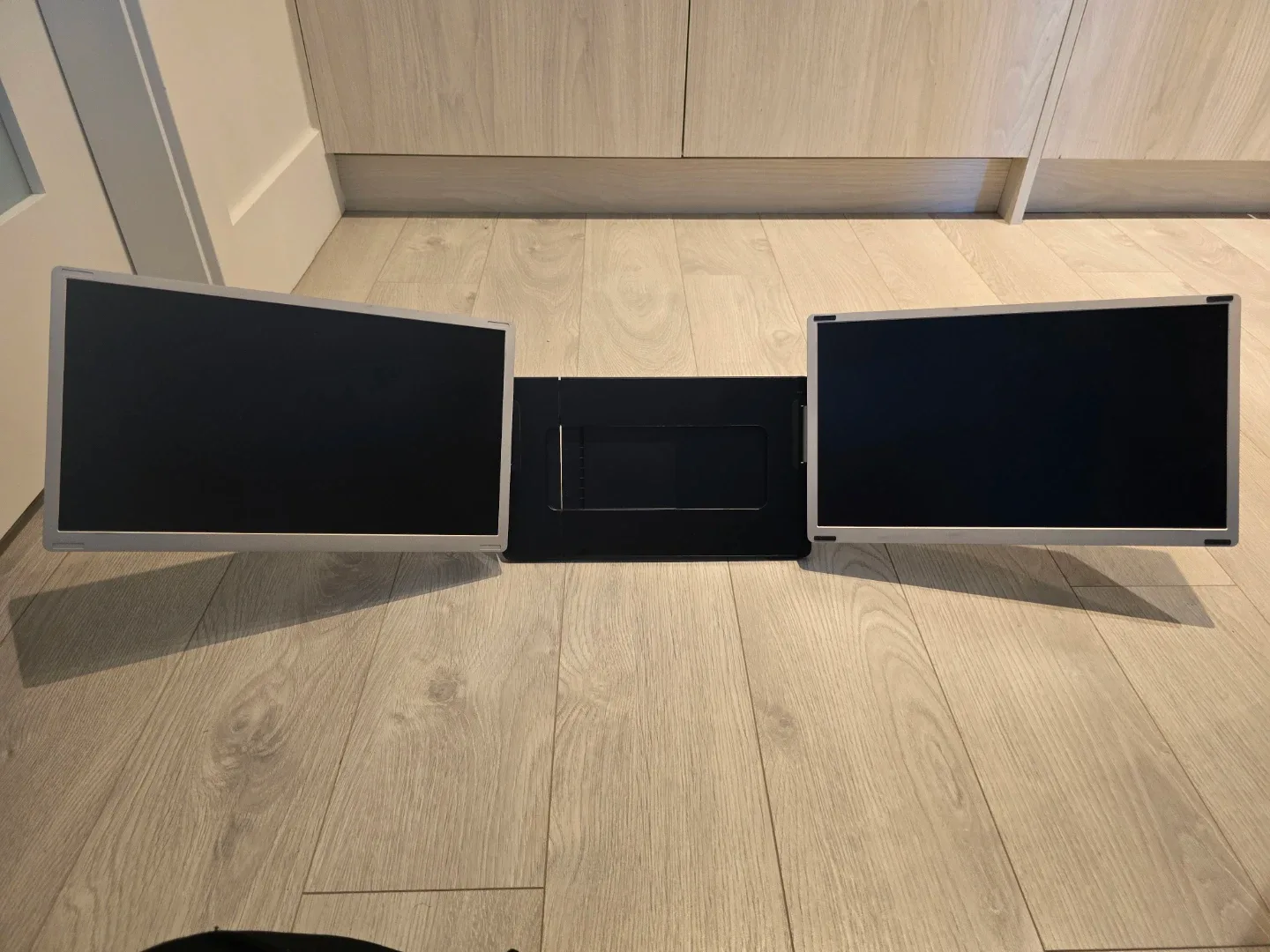 TUTT 15.6" FHD Dual Portable Laptop Monitor Screen Extender image indicator(3)