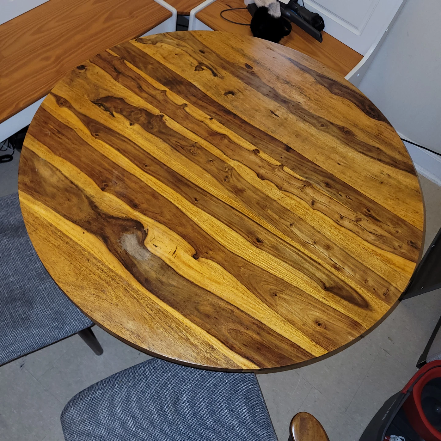 Round solid Wood Dining Table 40" - photo 3