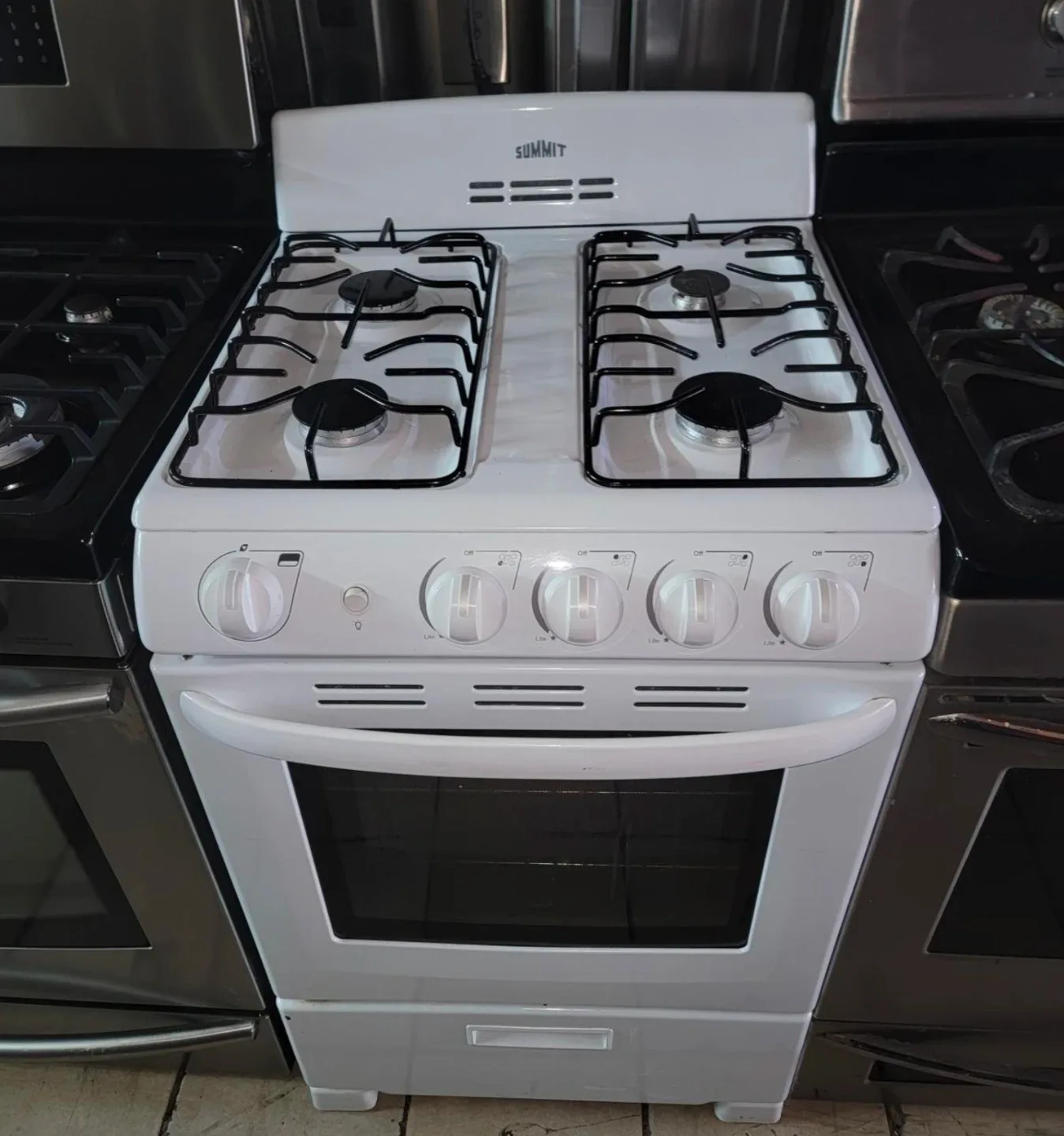 Summit 24in white gas stove FREE DELIVERY INSTALL WARRANTY thumbnail