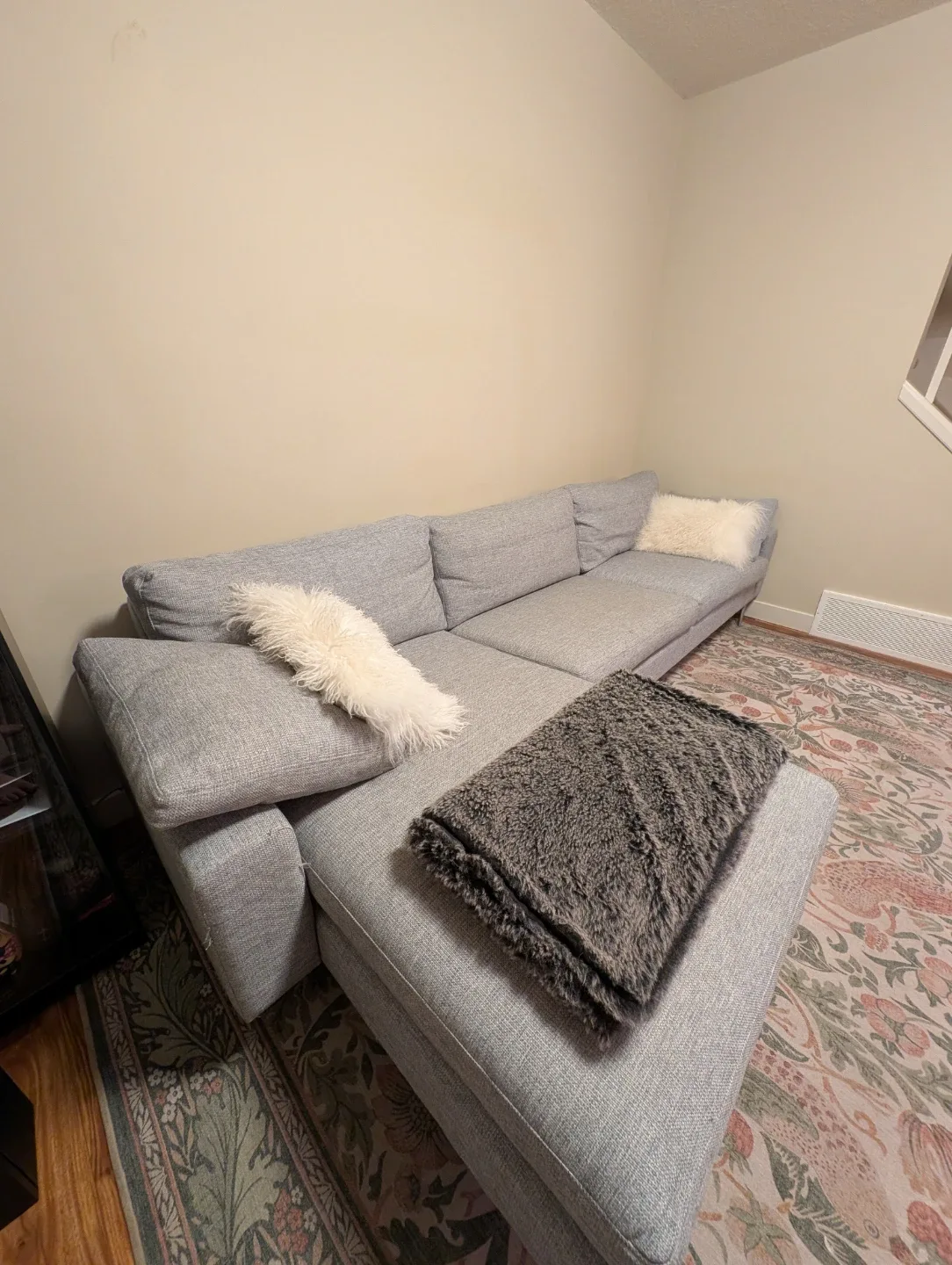 Article Nova Reversible Sectional Sofa image indicator(3)