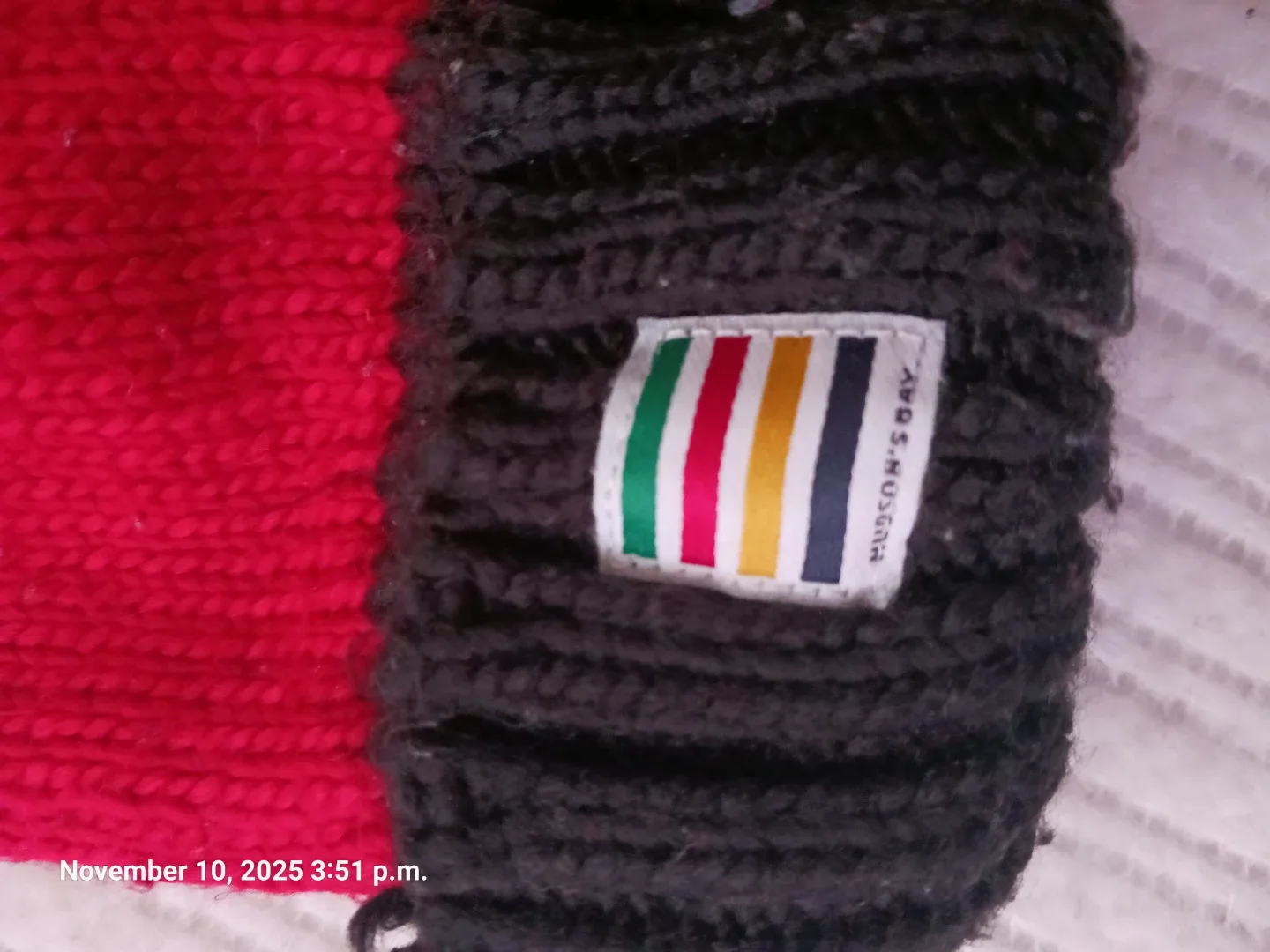 Hudson's Bay Olympic Canada Mittens image indicator(4)