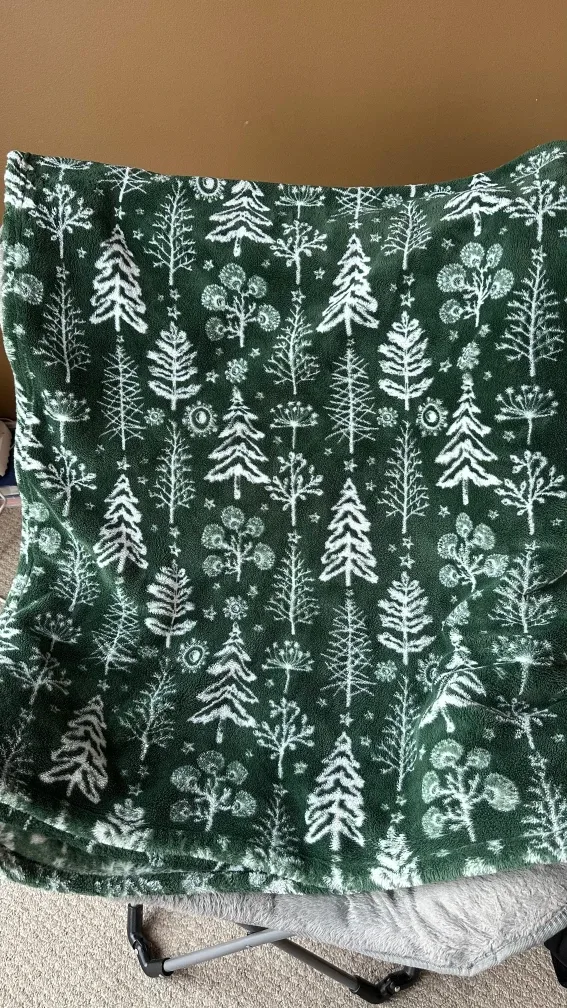 2 blankets - Christmas & Quilted one (Ikea) big